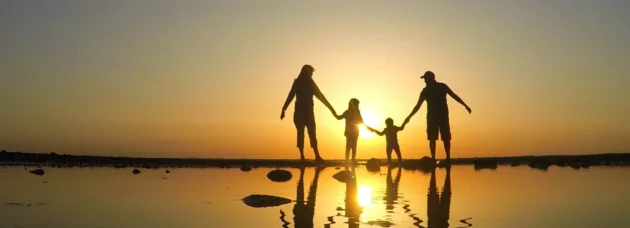 What is the cost of estate planning in Texas? Family at the beach