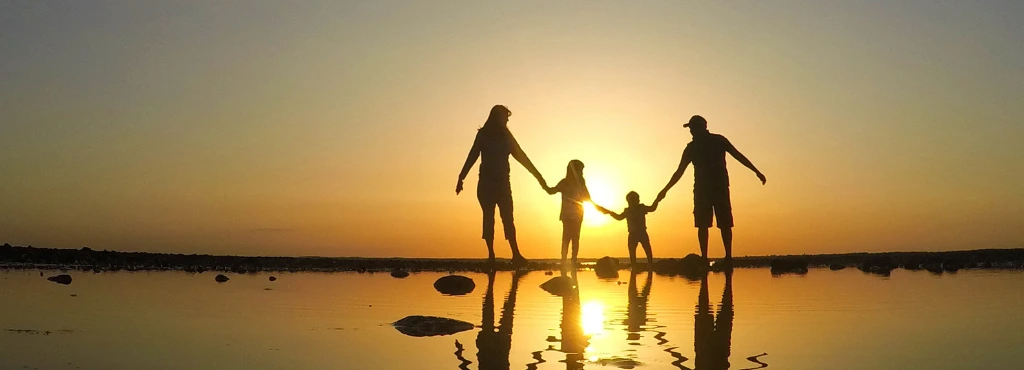 What is the cost of estate planning in Texas? Family at the beach
